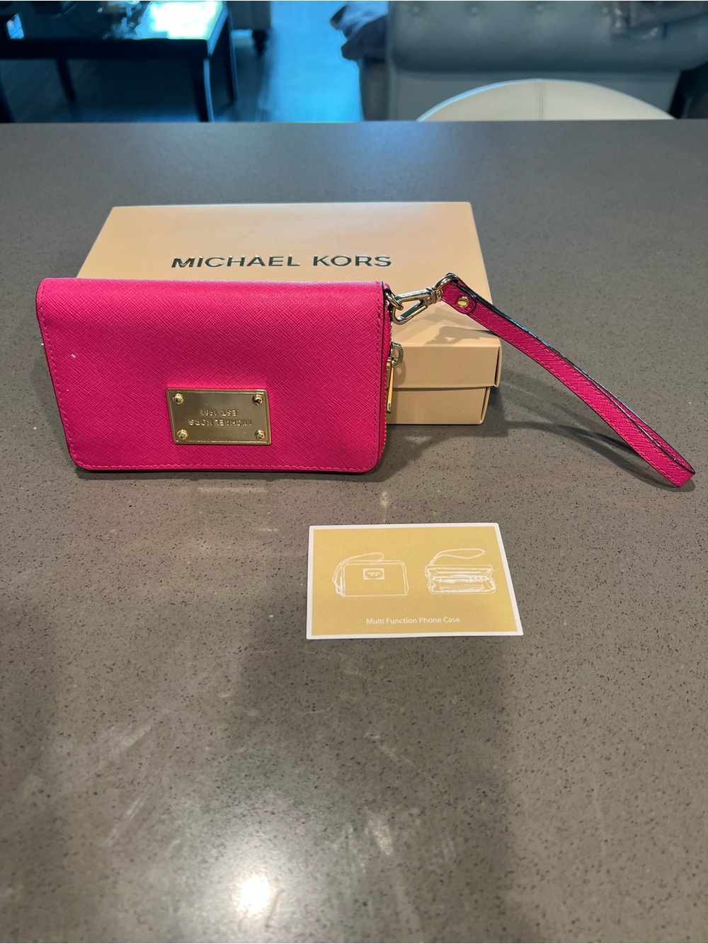 Michael Kors Hot Pink Saffiano Zip Wristlet Phone Case / wallet - Picture 2 of 7